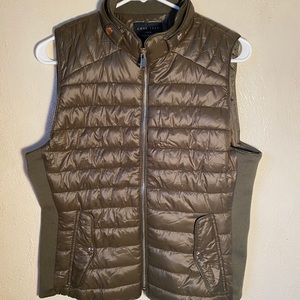 Love Tree Vest Size Large NEVER WORN Olive Green